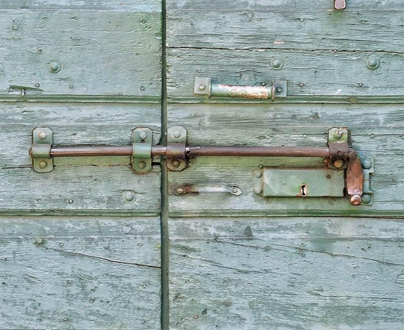 How to paint over rust